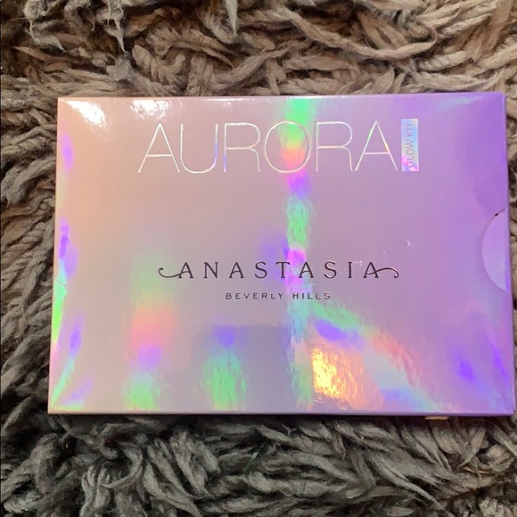 Anastasia Beverly Hills Other - Anastasia glow kit